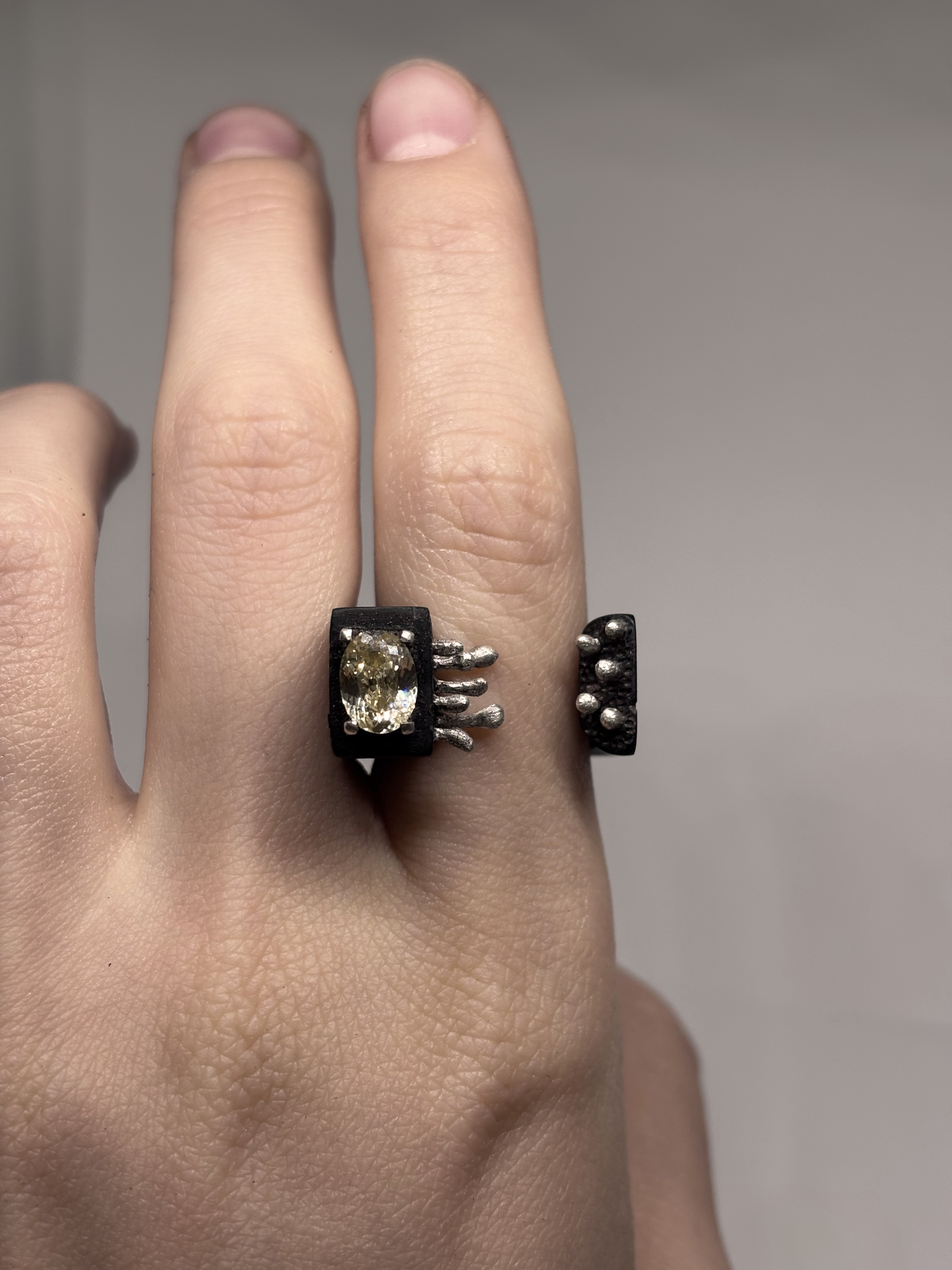 Sculptural ring 0.3