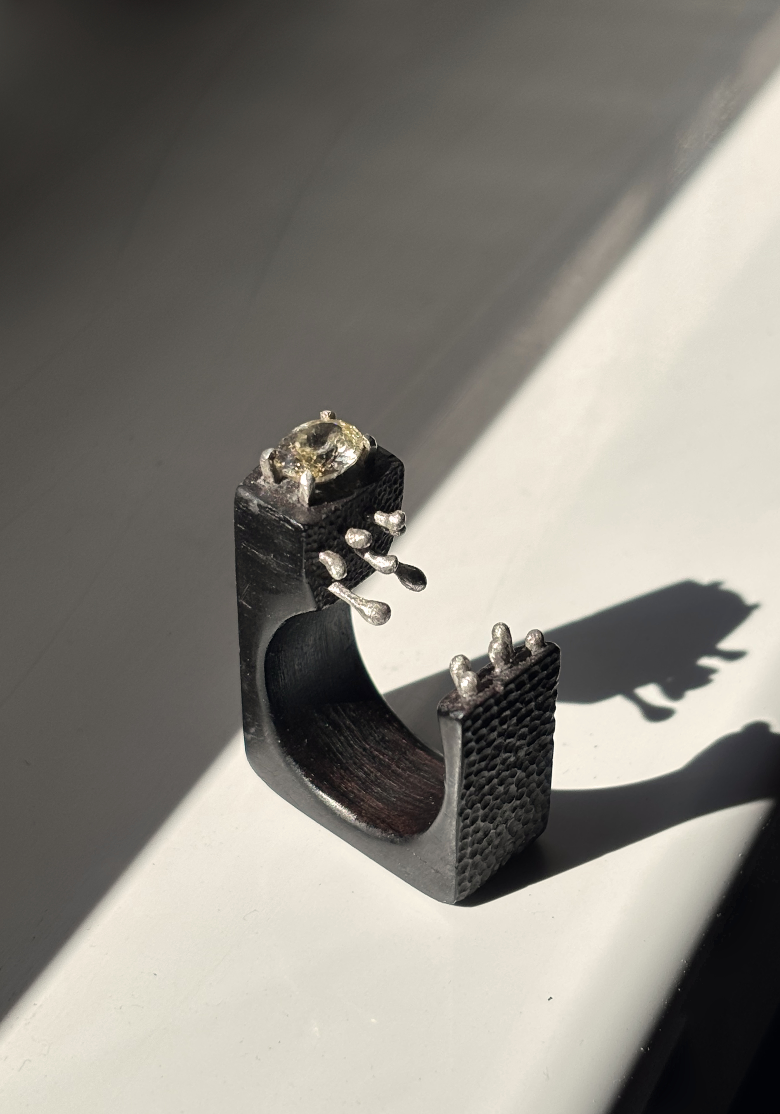Sculptural ring 